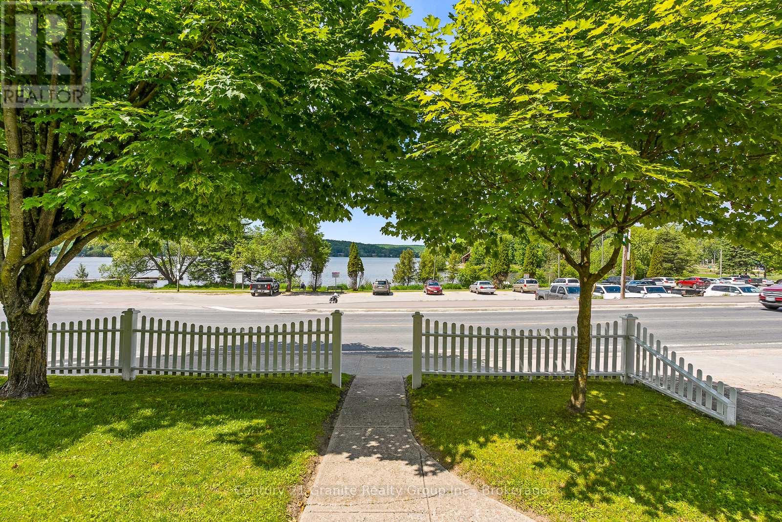 134 Highland Street, Dysart Et Al, Ontario  K0M 1S0 - Photo 6 - X12124649
