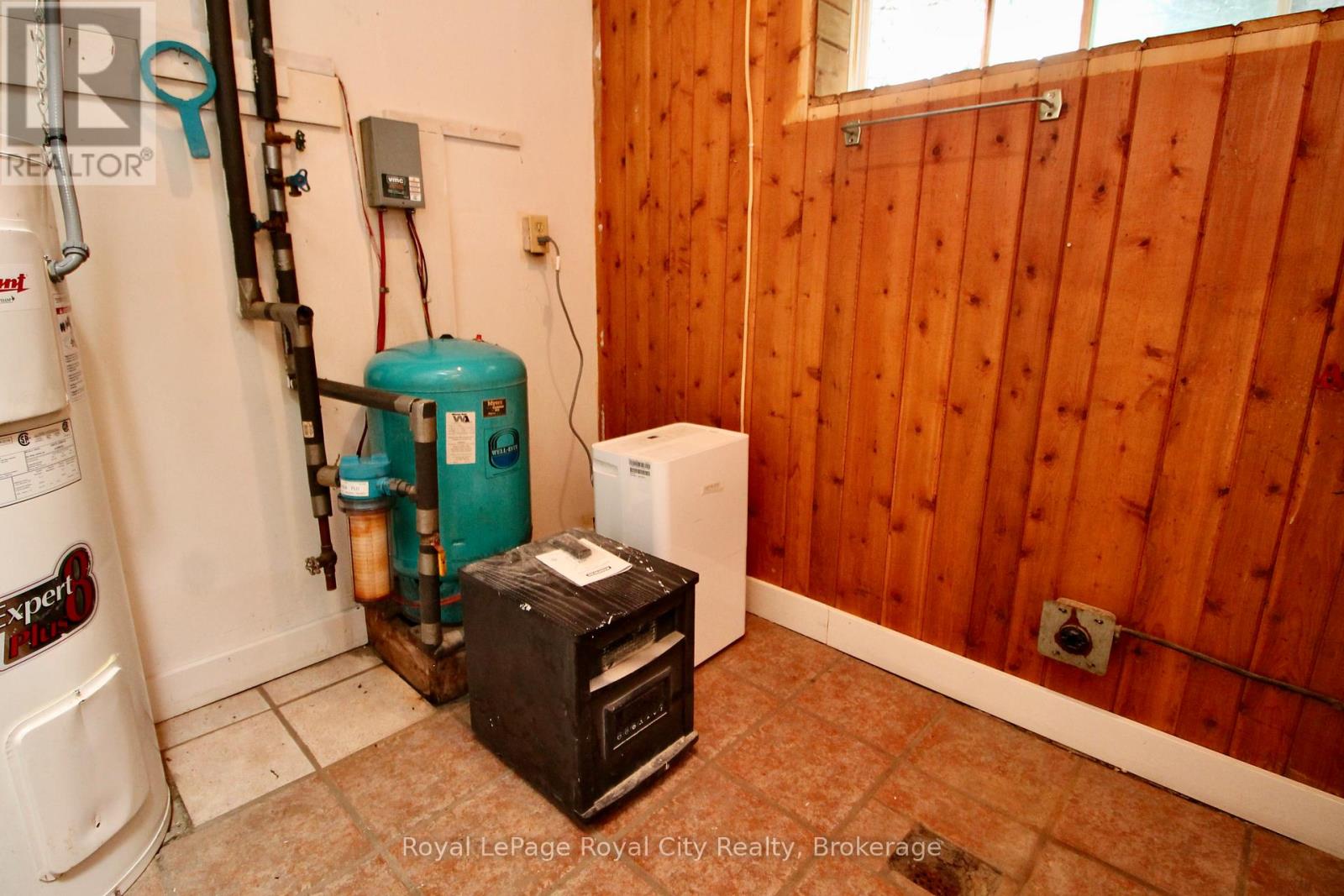 48 Harpur Drive, Northern Bruce Peninsula, Ontario  N0H 2R0 - Photo 19 - X12125555