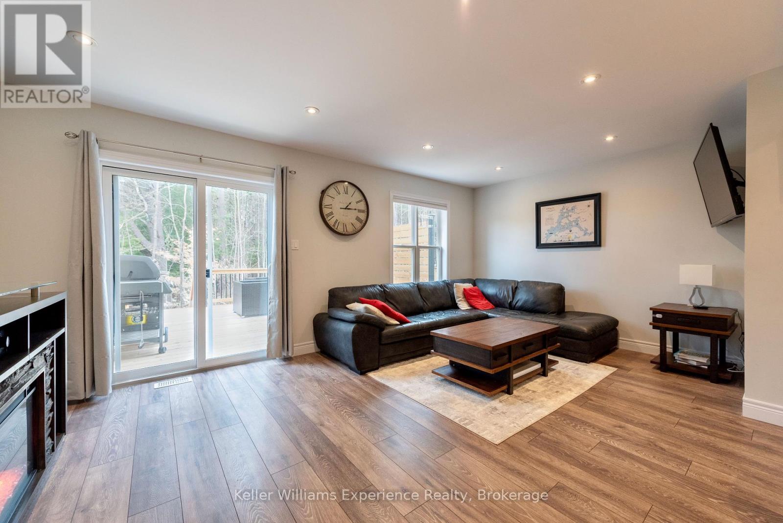 31 Nicole Park Court, Bracebridge, Ontario  P1L 0C8 - Photo 5 - X12125595