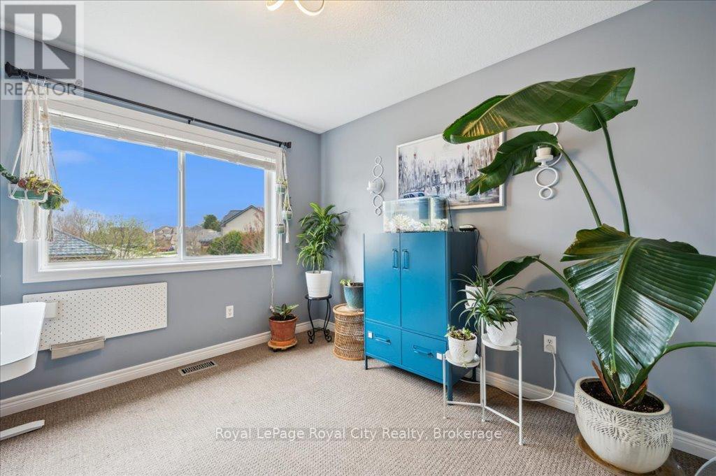 33 Bowen Drive, Guelph, Ontario  N1E 0C9 - Photo 20 - X12125635
