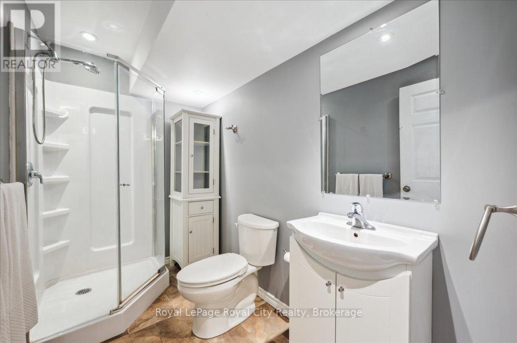 33 Bowen Drive, Guelph, Ontario  N1E 0C9 - Photo 33 - X12125635