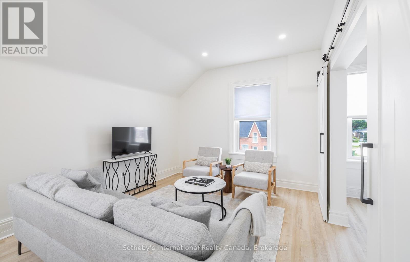40 Toronto Street S, Grey Highlands, Ontario  N0C 1H0 - Photo 19 - X12125645
