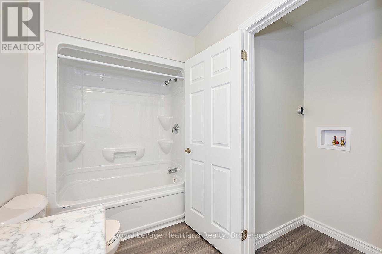 21 Bluffs View Boulevard, Ashfield-Colborne-Wawanosh, Ontario  N7A 0C1 - Photo 11 - X12125735