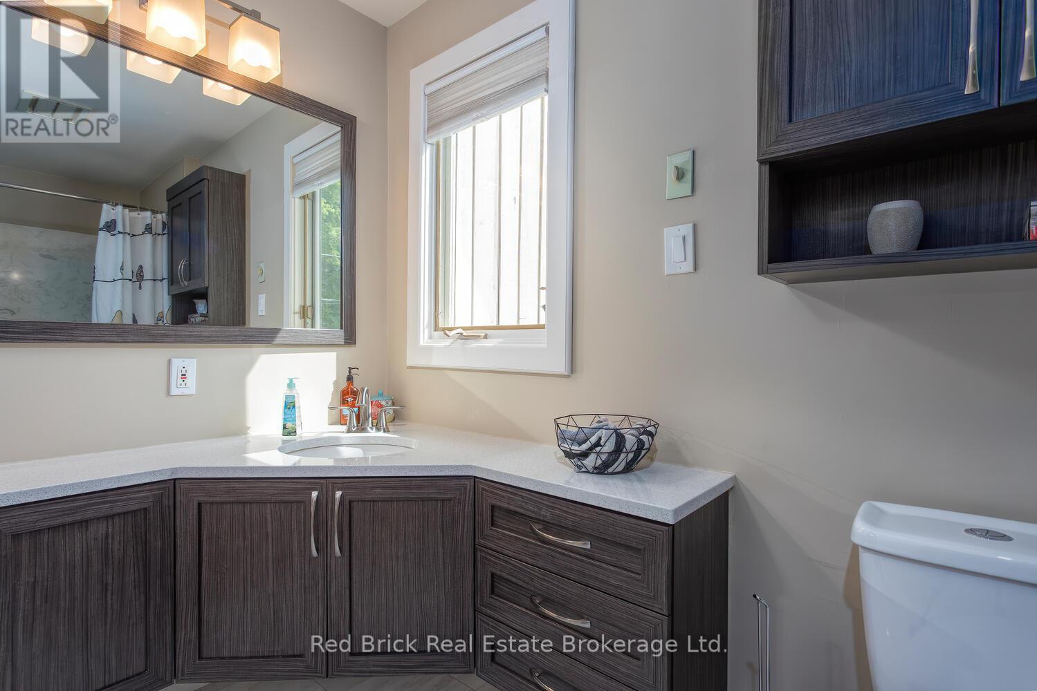 68 Mcnab Street E, Centre Wellington, Ontario  N0B 1S0 - Photo 32 - X12125771