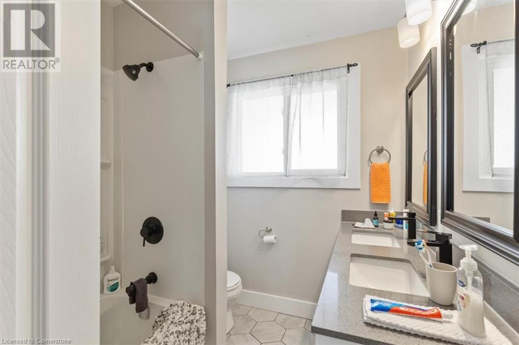 135 Ruskview Road, Kitchener, Ontario  N2M 4S1 - Photo 13 - 40725117