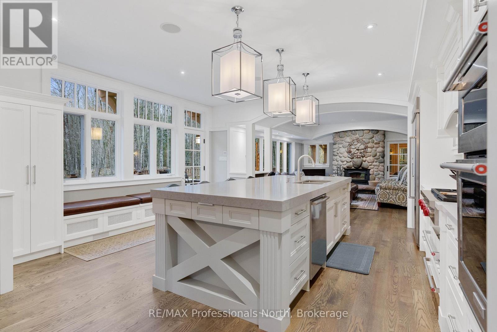 1656 Muskoka Beach Road, Bracebridge, Ontario  P1P 1R1 - Photo 14 - X12126023