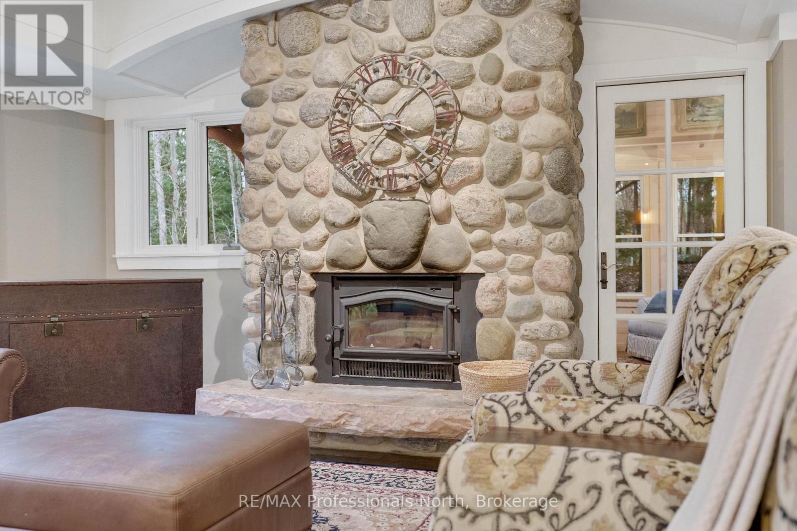 1656 Muskoka Beach Road, Bracebridge, Ontario  P1P 1R1 - Photo 19 - X12126023