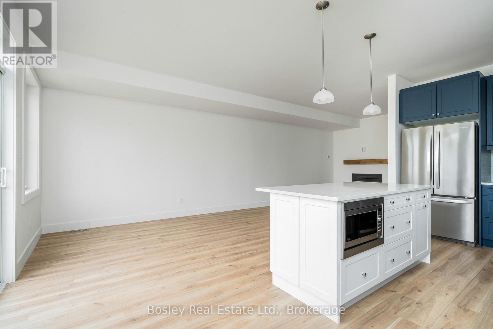 132 White Oak Crescent, Blue Mountains, Ontario  L9Y 0Z3 - Photo 13 - X12126055