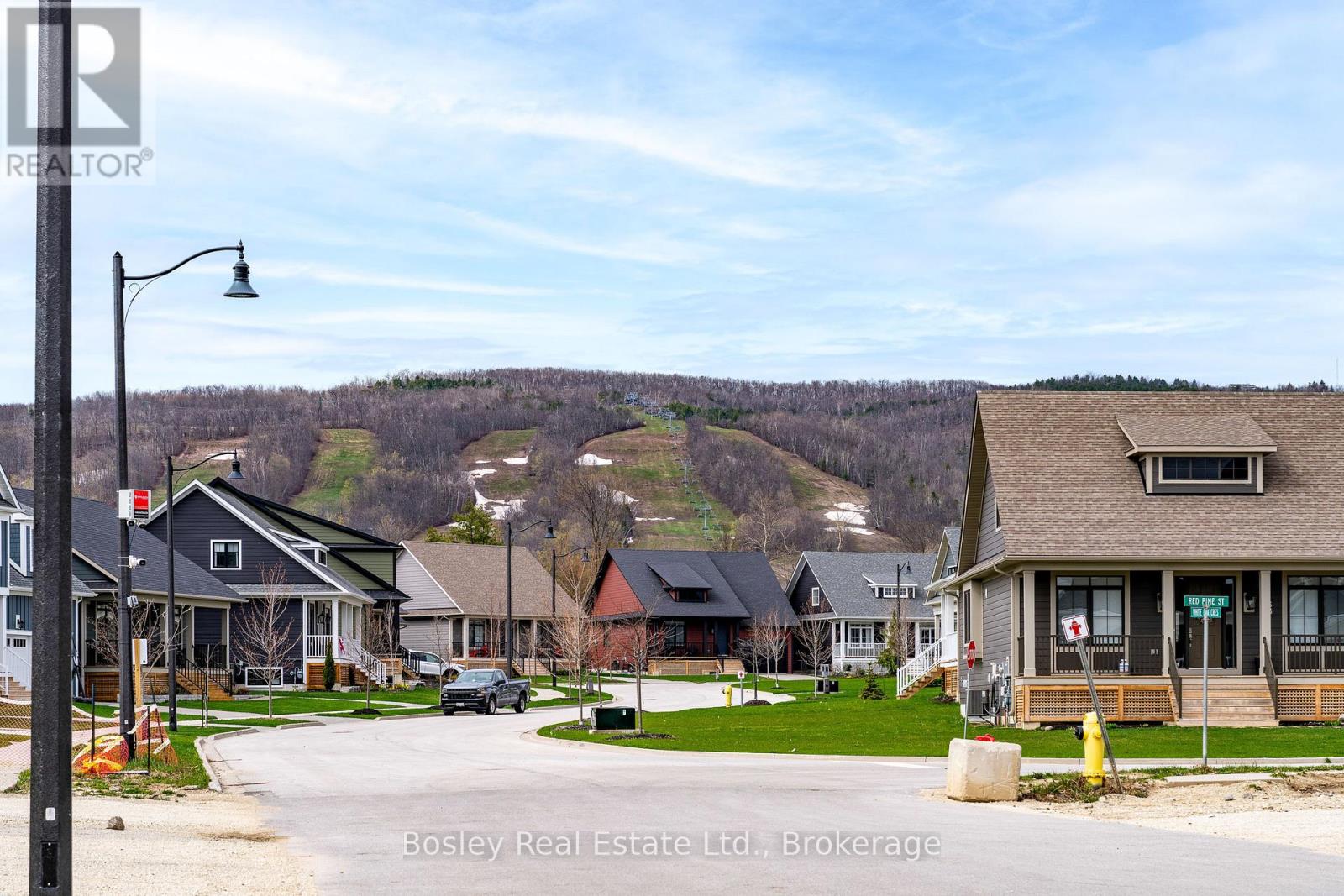 132 White Oak Crescent, Blue Mountains, Ontario  L9Y 0Z3 - Photo 41 - X12126055