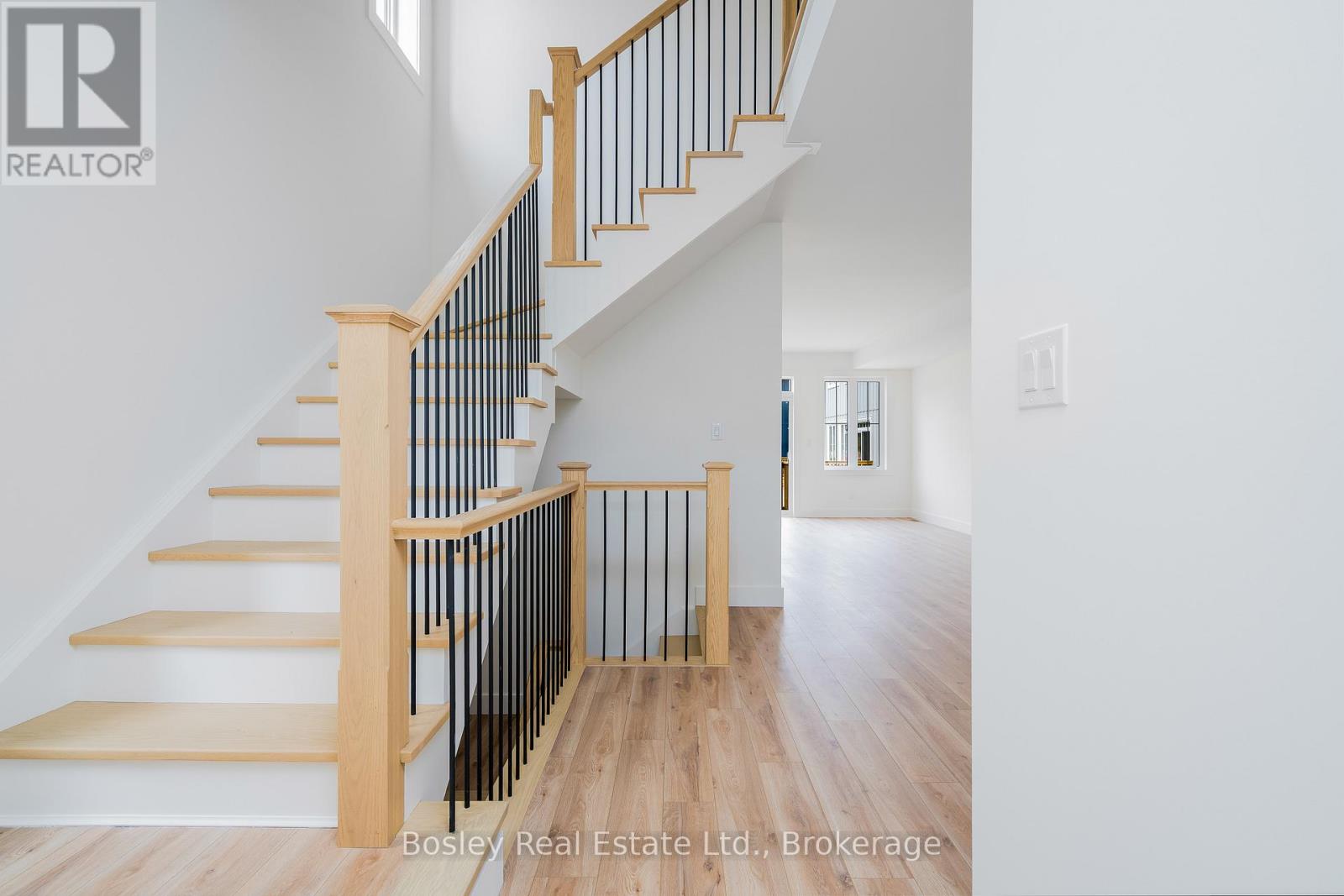 132 White Oak Crescent, Blue Mountains, Ontario  L9Y 0Z3 - Photo 6 - X12126055