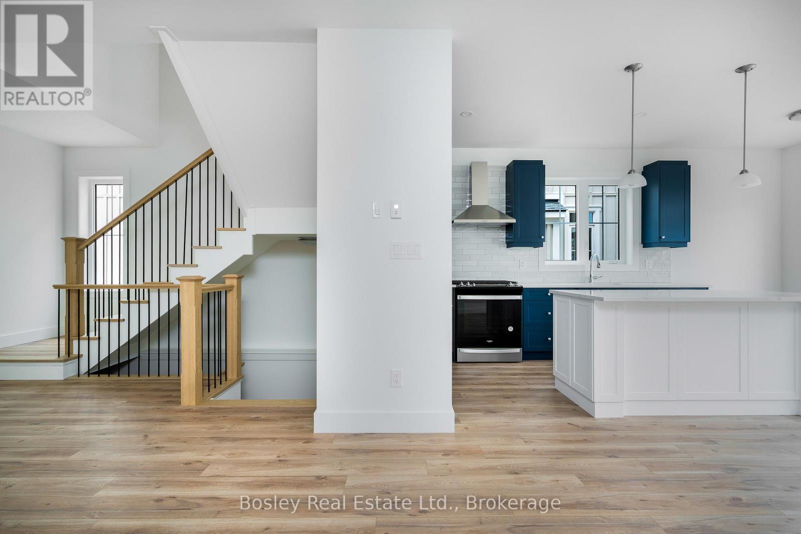 132 White Oak Crescent, Blue Mountains, Ontario  L9Y 0Z3 - Photo 7 - X12126055