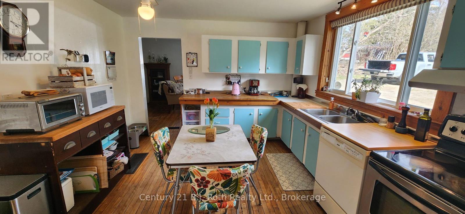 4 Stocking Lane, Huntsville, Ontario  P1H 1V4 - Photo 11 - X12126113