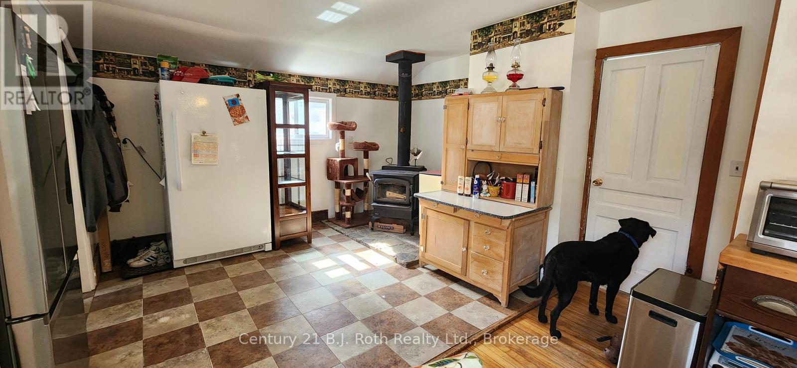 4 Stocking Lane, Huntsville, Ontario  P1H 1V4 - Photo 9 - X12126113