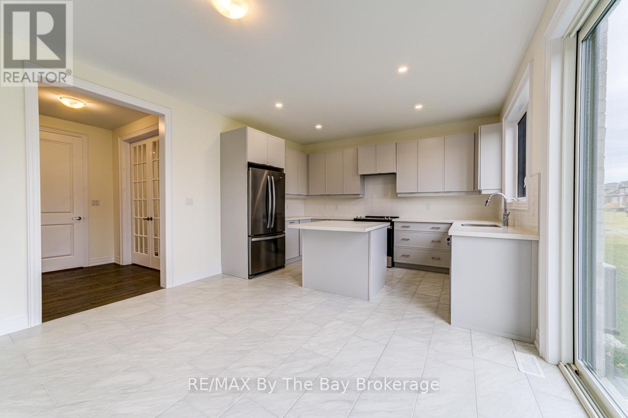 169 Rosanne Circle, Wasaga Beach, Ontario  L9Z 0N1 - Photo 13 - S12126180