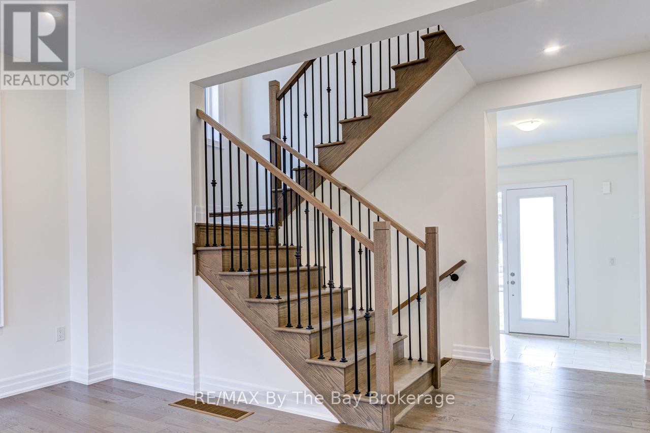 169 Rosanne Circle, Wasaga Beach, Ontario  L9Z 0N1 - Photo 19 - S12126180