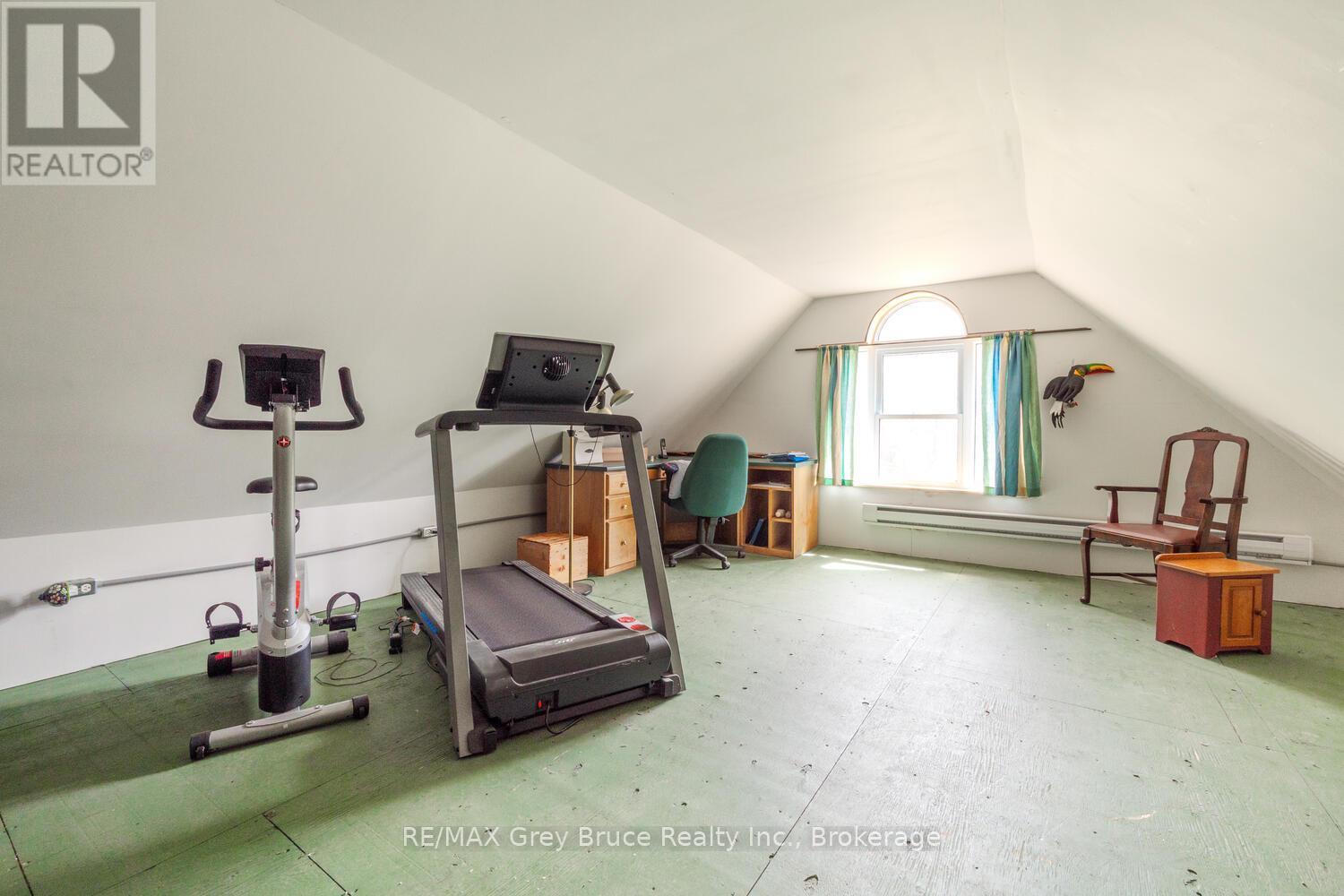 20 Maple Drive, Northern Bruce Peninsula, Ontario  N0H 1Z0 - Photo 32 - X12126172