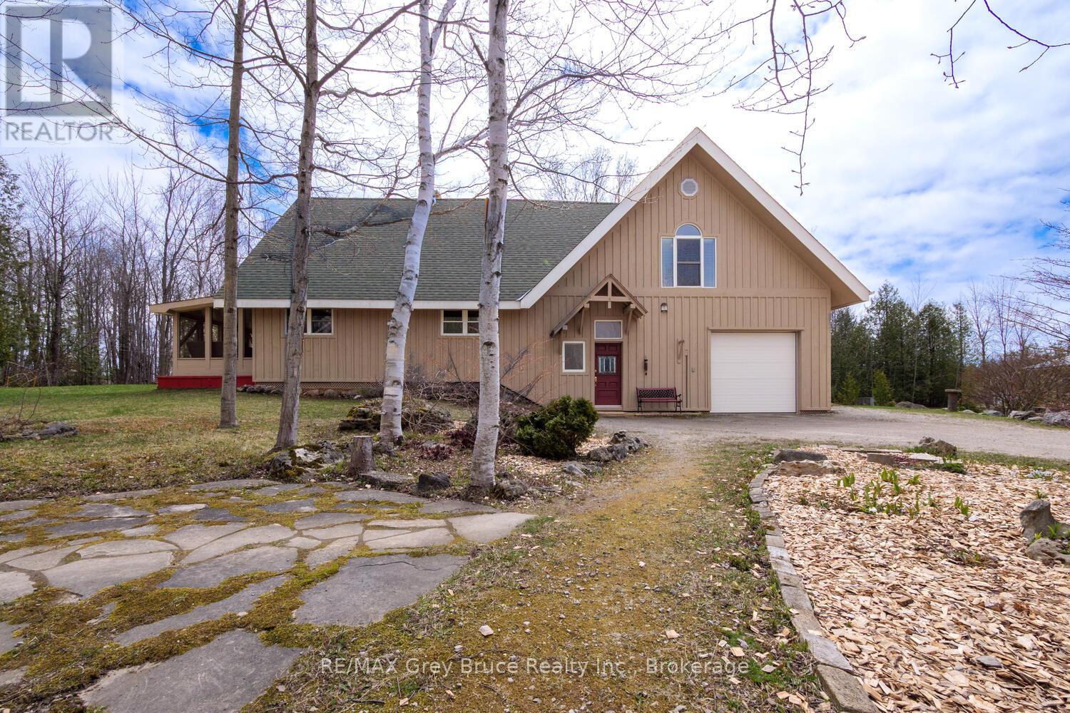 20 Maple Drive, Northern Bruce Peninsula, Ontario  N0H 1Z0 - Photo 4 - X12126172
