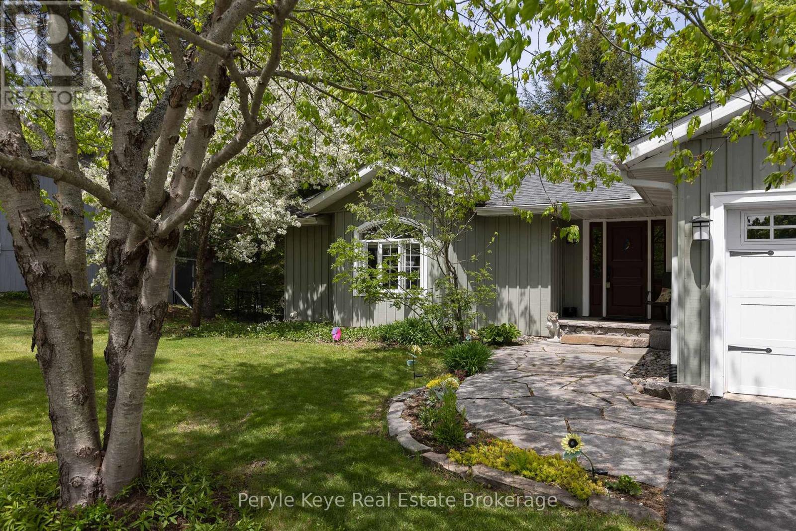 33 Meadow Heights Drive, Bracebridge, Ontario  P1L 1A2 - Photo 6 - X12126367