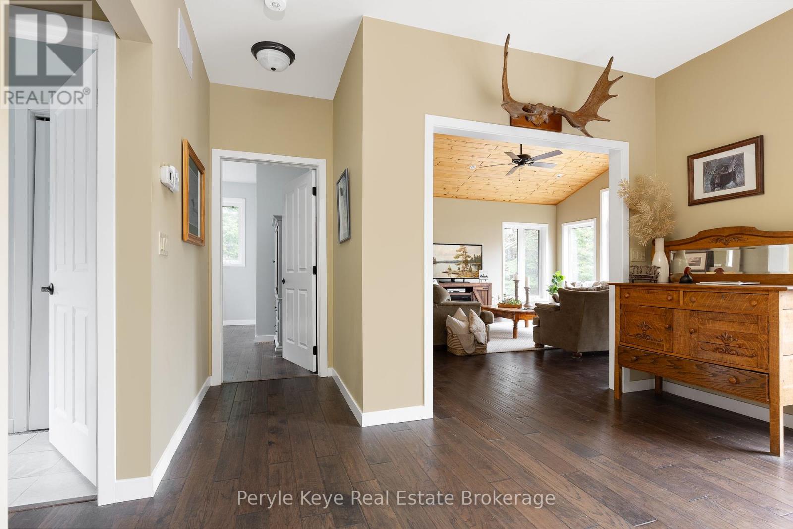 1305 Bellwood Acres Road, Lake Of Bays, Ontario  P0B 1A0 - Photo 19 - X12126371