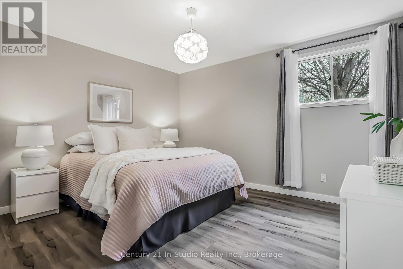 550 Mcnabb Street, Saugeen Shores, Ontario  N0H 2L0 - Photo 38 - X12126409