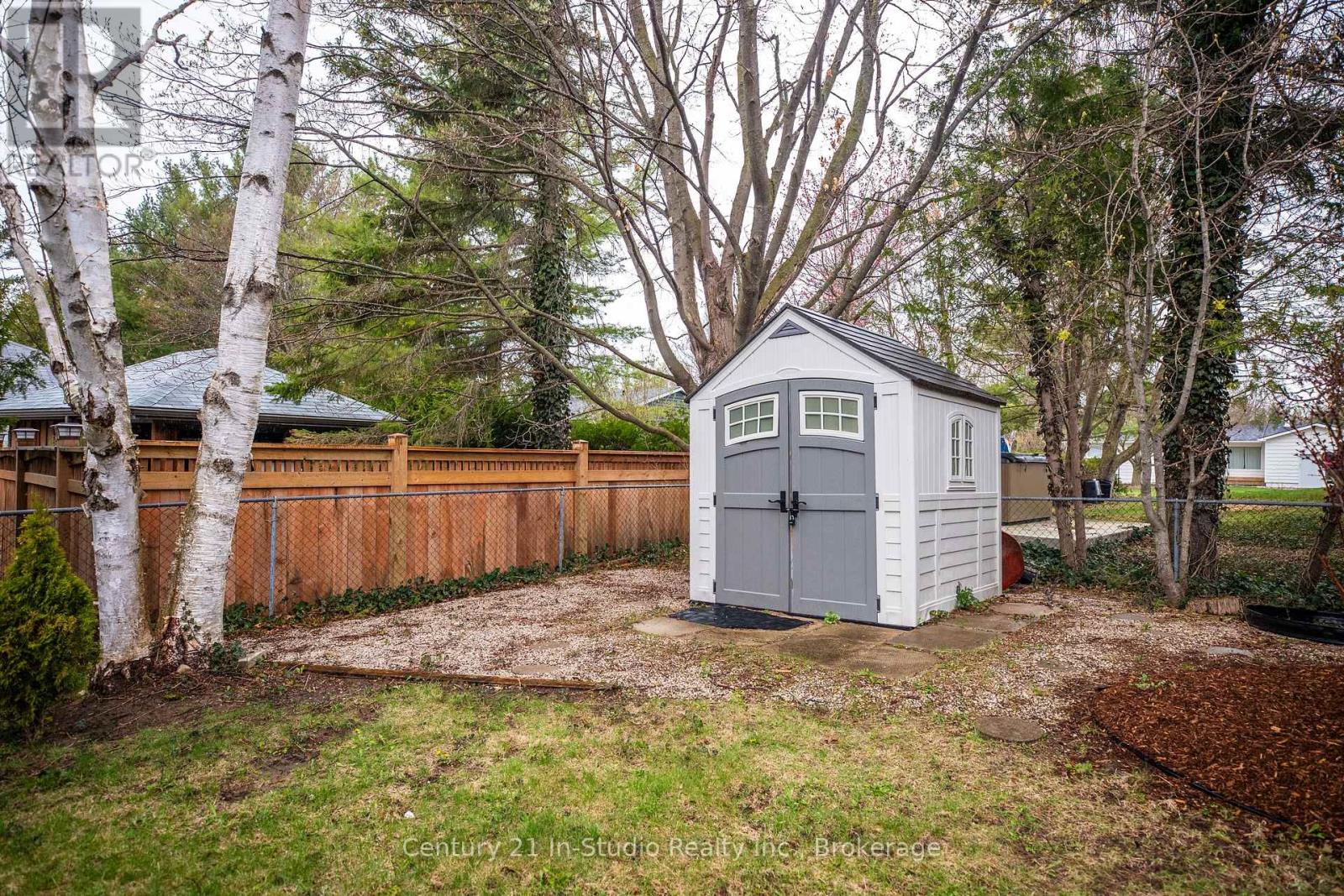 550 Mcnabb Street, Saugeen Shores, Ontario  N0H 2L0 - Photo 45 - X12126409