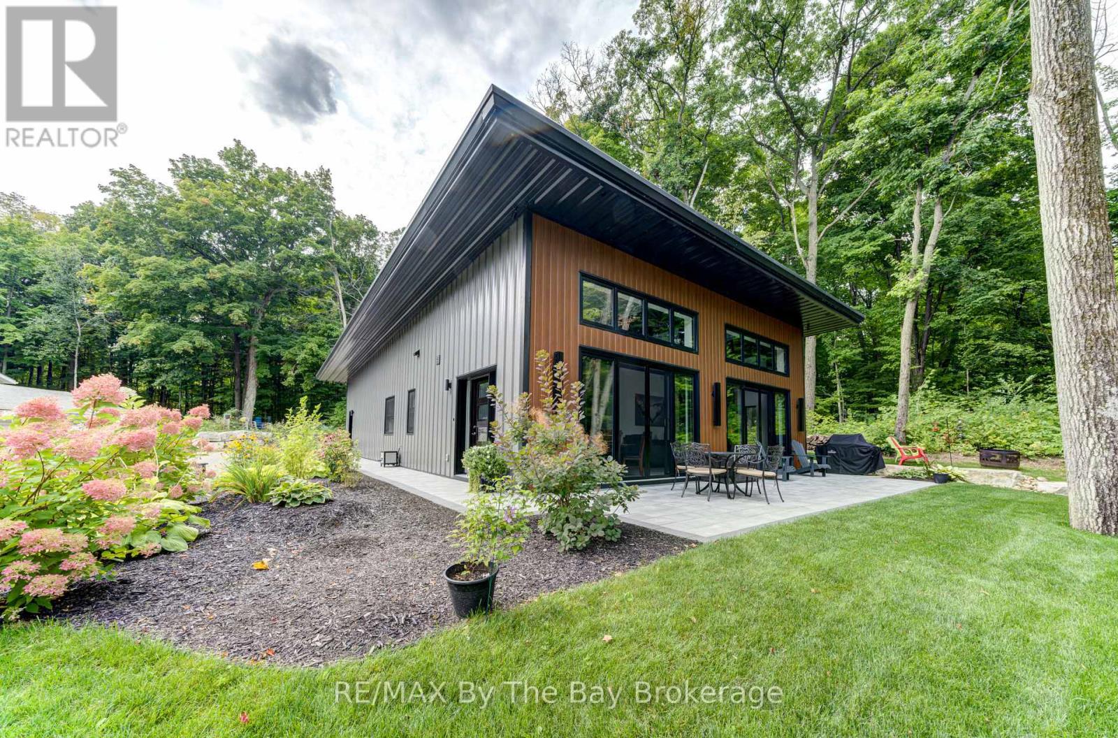 1584 Champlain Road, Tiny, Ontario  L9M 0C1 - Photo 10 - S12126466