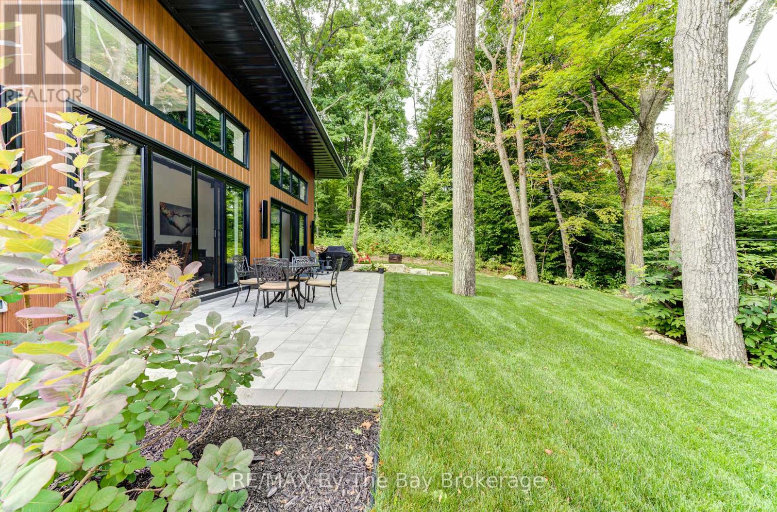 1584 Champlain Road, Tiny, Ontario  L9M 0C1 - Photo 11 - S12126466