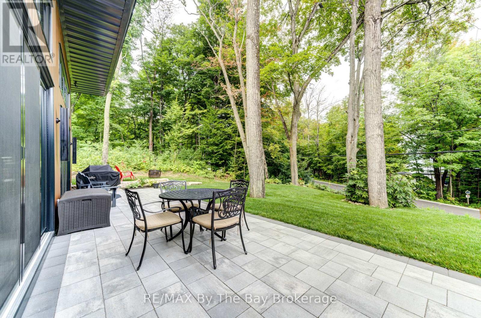 1584 Champlain Road, Tiny, Ontario  L9M 0C1 - Photo 12 - S12126466