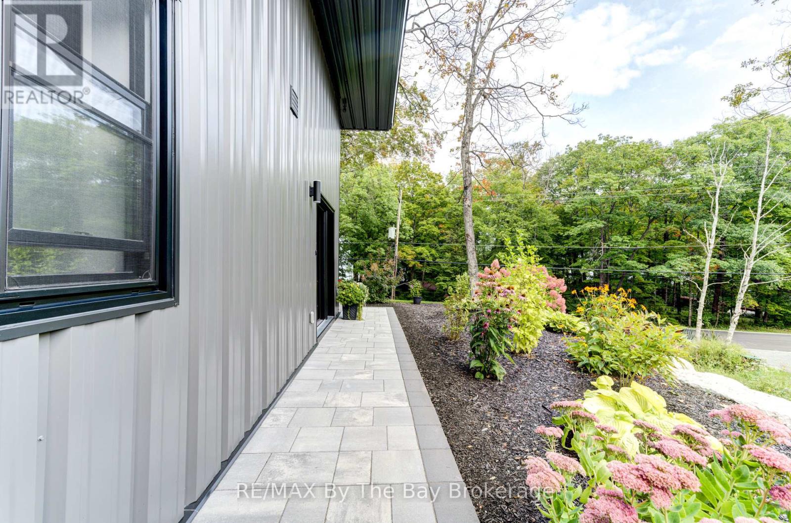 1584 Champlain Road, Tiny, Ontario  L9M 0C1 - Photo 14 - S12126466