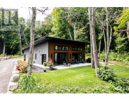 1584 CHAMPLAIN ROAD, Tiny, Ontario