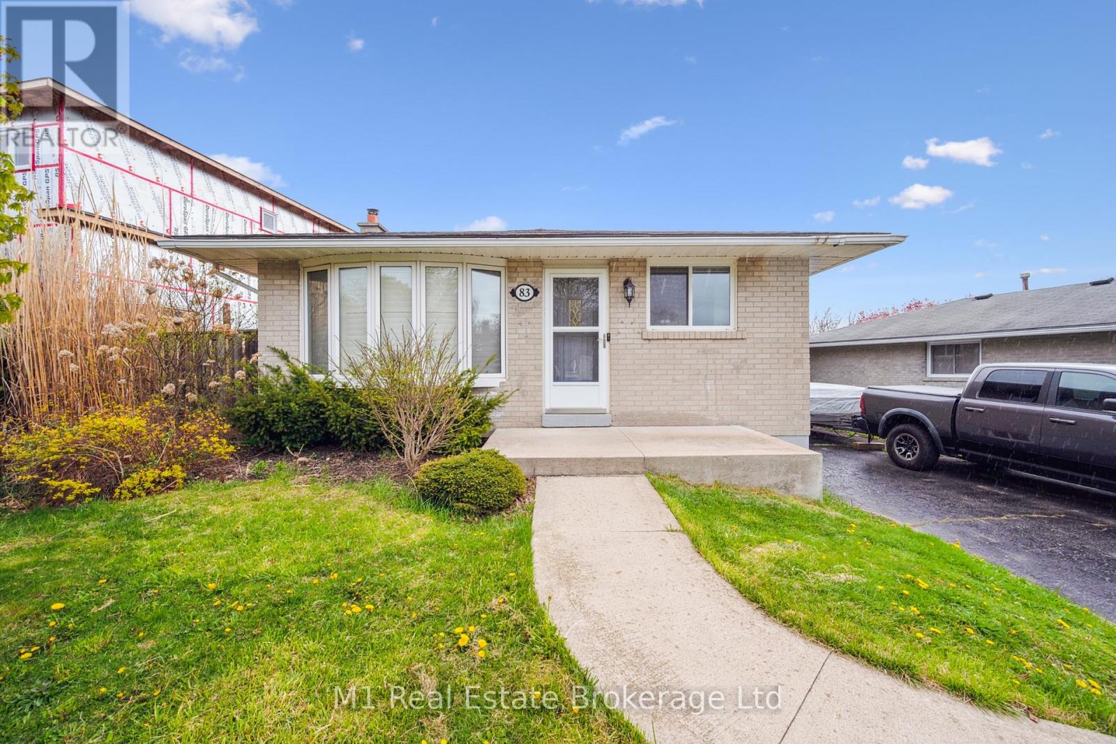 83 Scott Road, Cambridge, Ontario  N3C 2X6 - Photo 3 - X12126441
