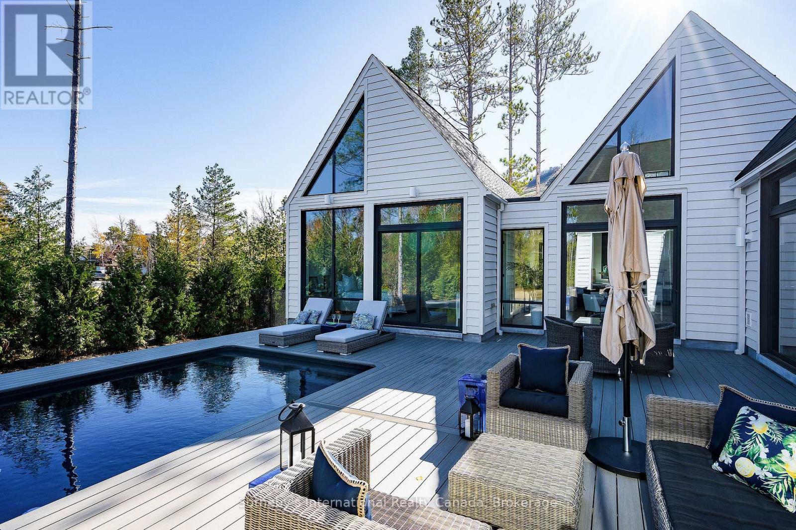 101 Deer Lane, Blue Mountains, Ontario  N0H 1J0 - Photo 15 - X12126533