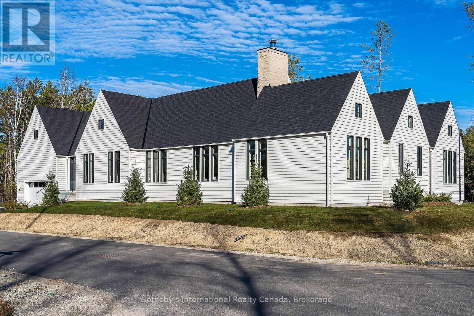 101 Deer Lane, Blue Mountains, Ontario  N0H 1J0 - Photo 2 - X12126533