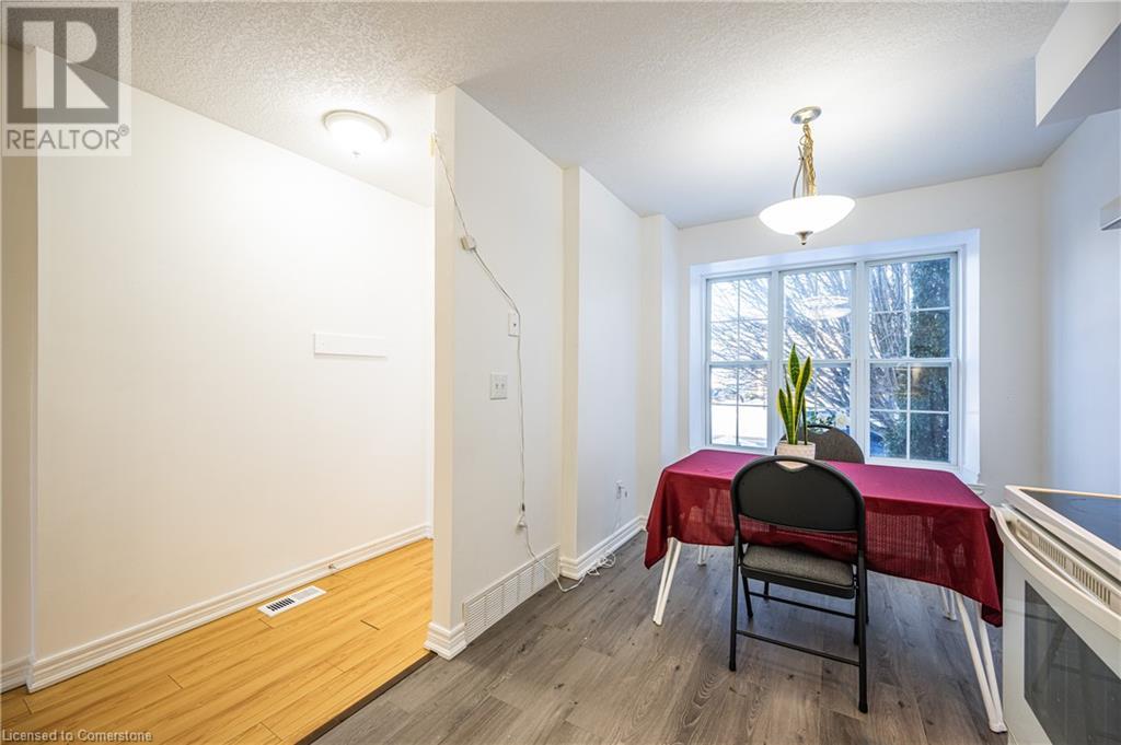 608 Brandenburg Boulevard, Waterloo, Ontario  N2T 2V3 - Photo 13 - 40725090
