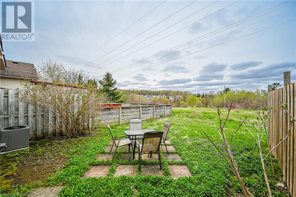608 Brandenburg Boulevard, Waterloo, Ontario  N2T 2V3 - Photo 4 - 40725090