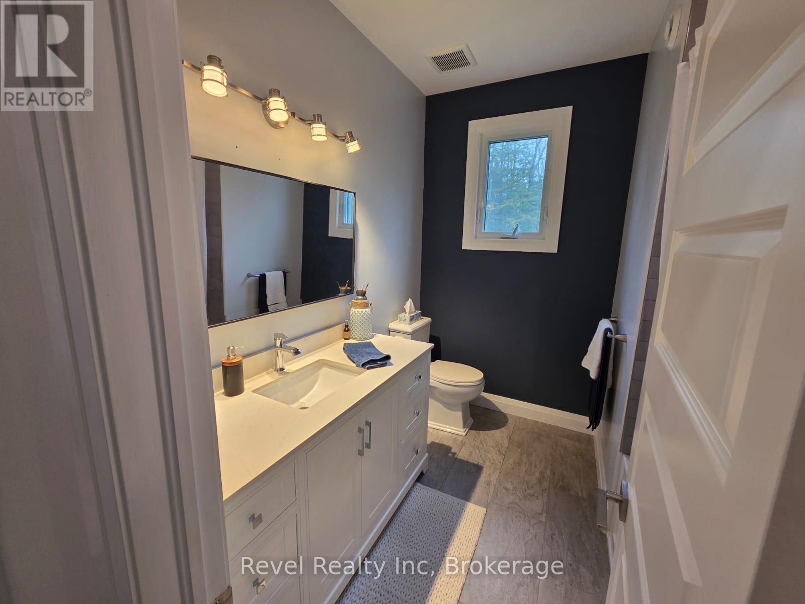 719 17 Concession Road W, Tiny, Ontario  L9M 1R3 - Photo 6 - S12126744