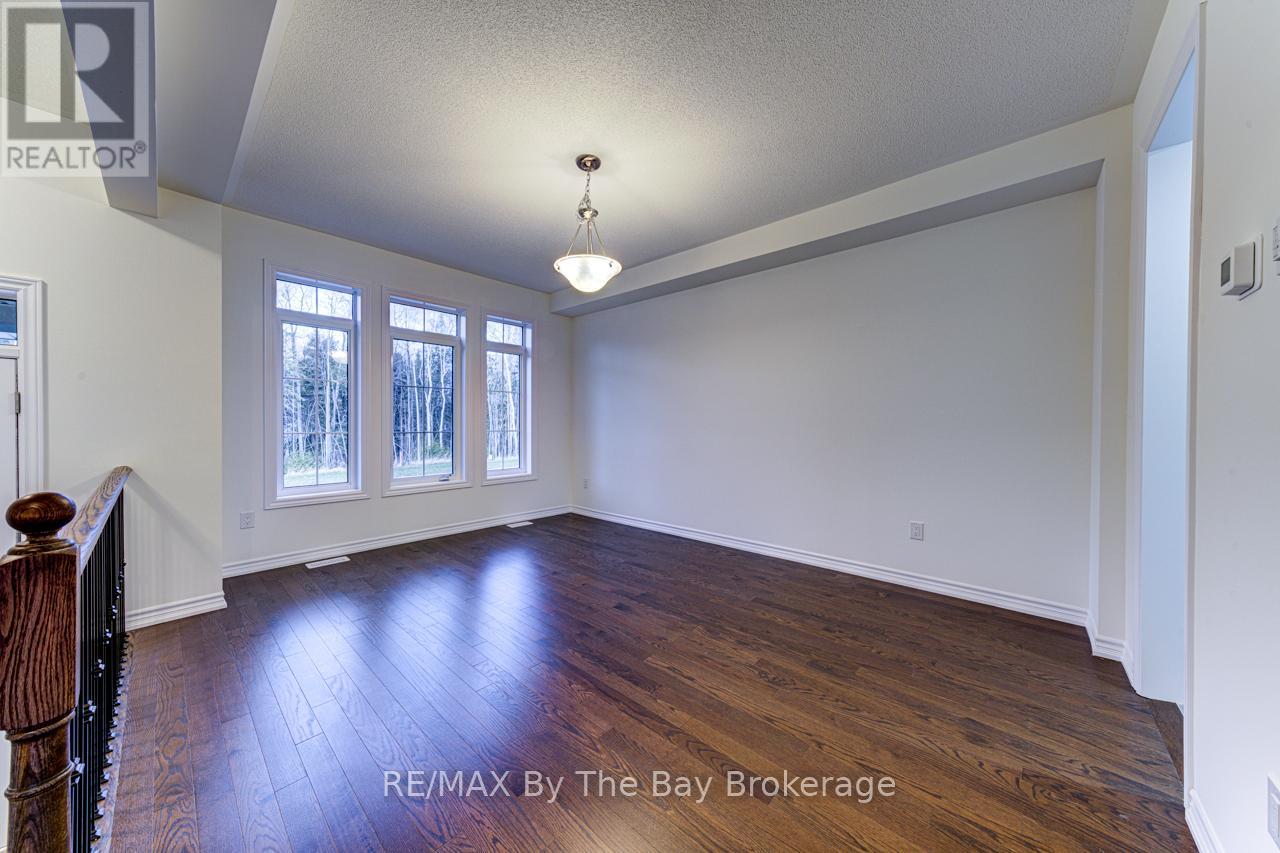 178 Mapleside Drive, Wasaga Beach, Ontario  L9Z 0L4 - Photo 3 - S12126937