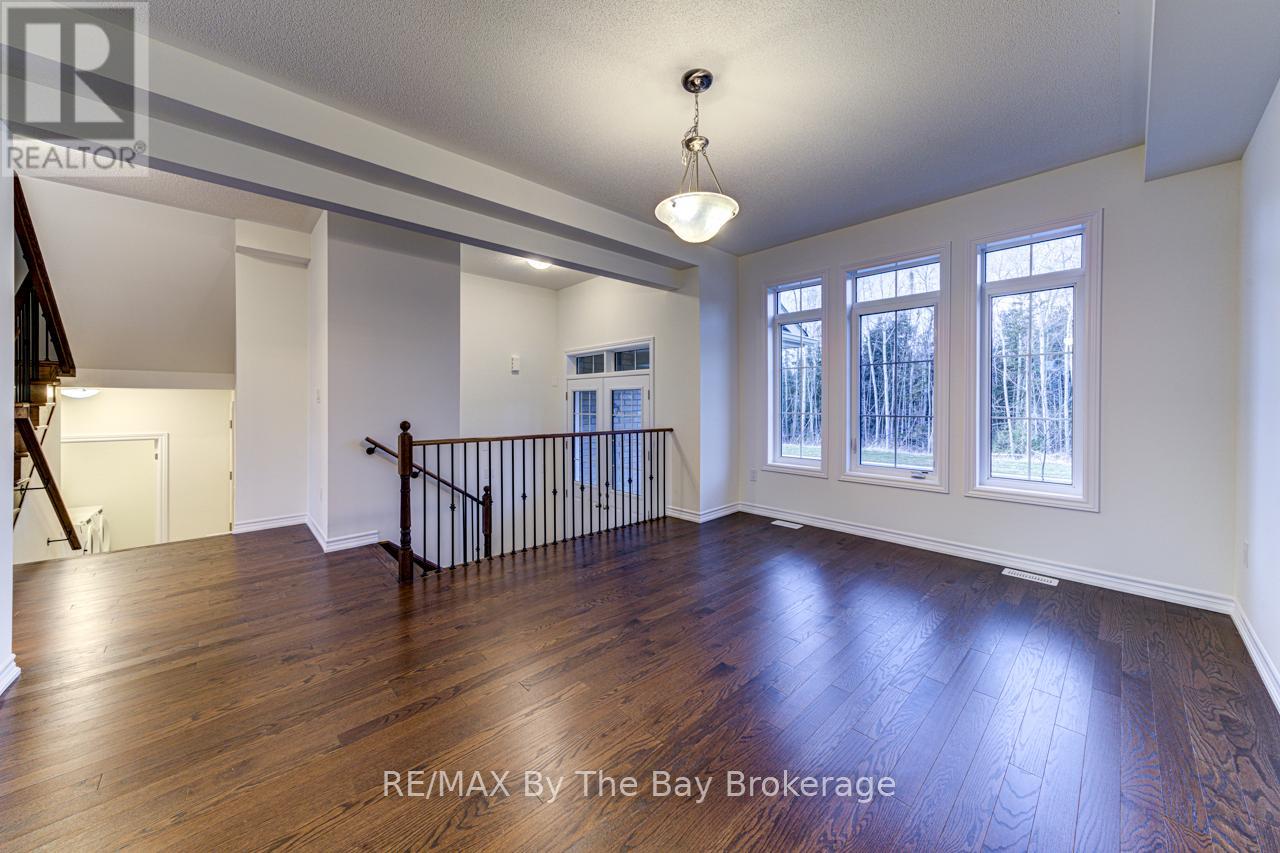 178 Mapleside Drive, Wasaga Beach, Ontario  L9Z 0L4 - Photo 5 - S12126937