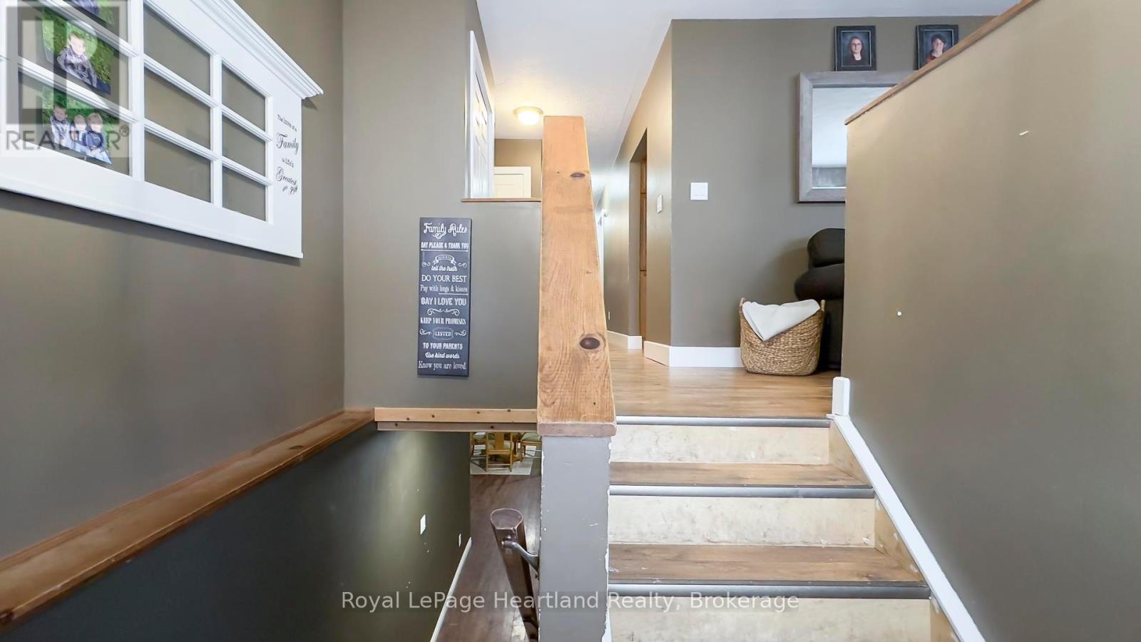 223 Bennett Street E, Goderich, Ontario  N7A 1A8 - Photo 2 - X12127168
