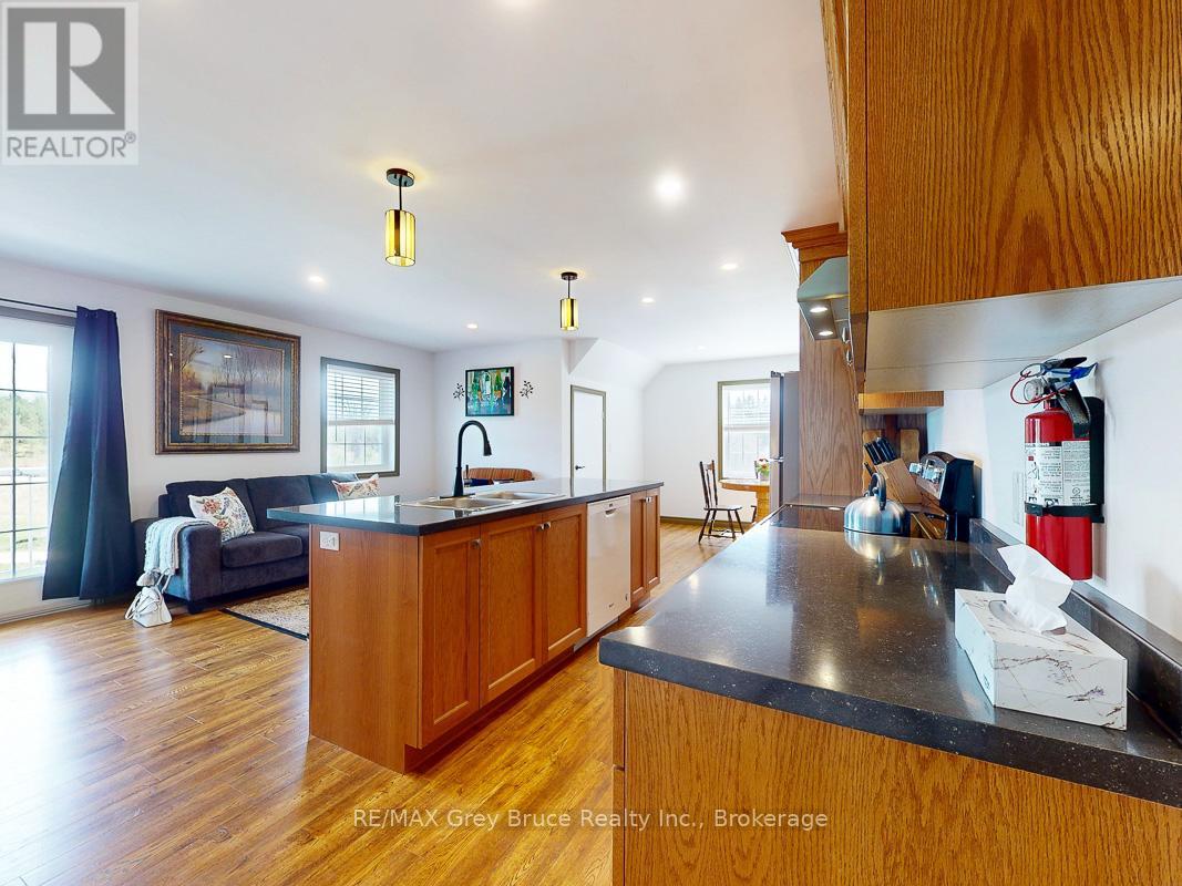 717052 West Back Line, Chatsworth, Ontario  N0H 1G0 - Photo 10 - X12127203