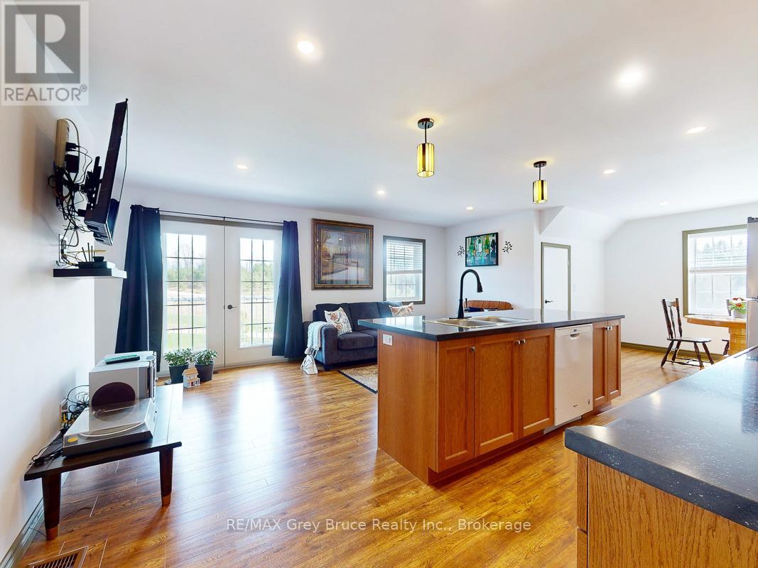717052 West Back Line, Chatsworth, Ontario  N0H 1G0 - Photo 11 - X12127203