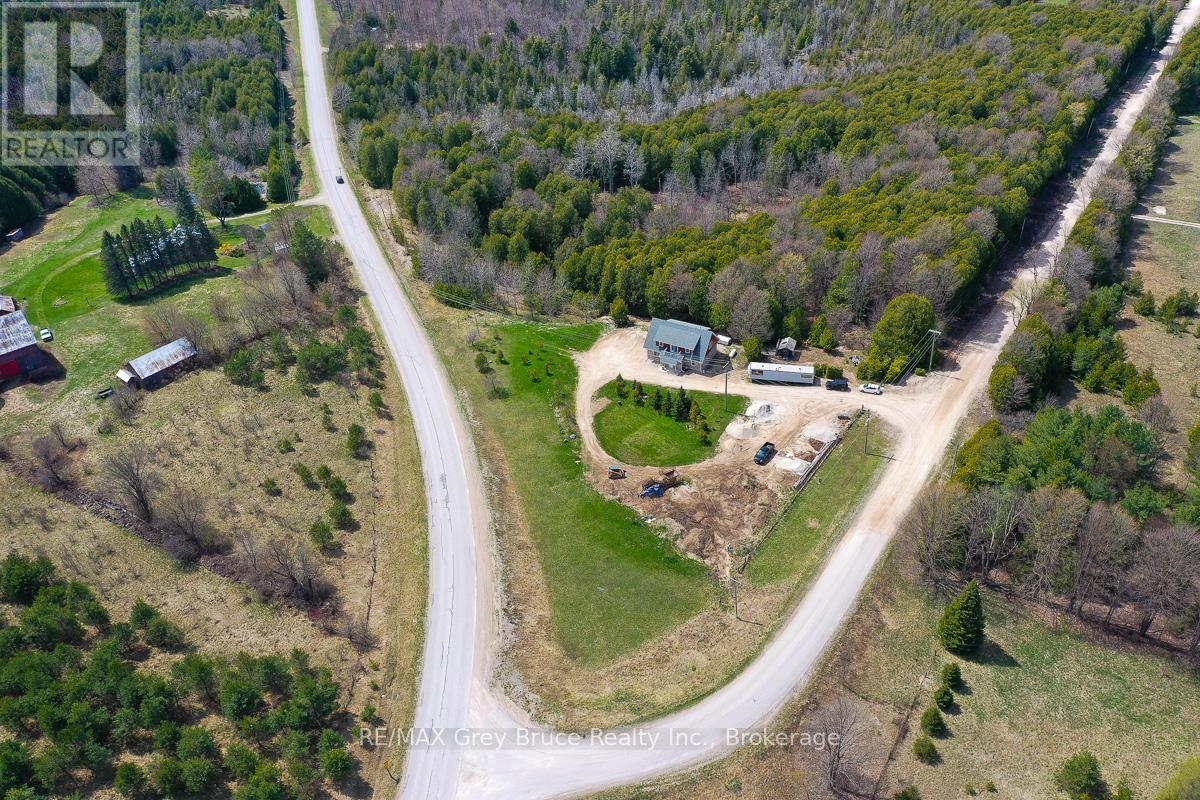 717052 West Back Line, Chatsworth, Ontario  N0H 1G0 - Photo 2 - X12127203