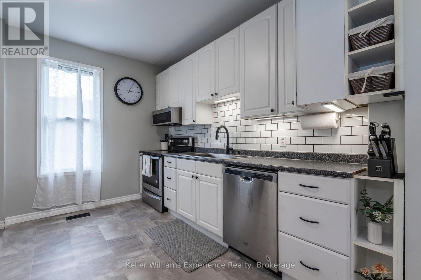 454 Colborne Street, Midland, Ontario  L4R 2K9 - Photo 18 - S12127296