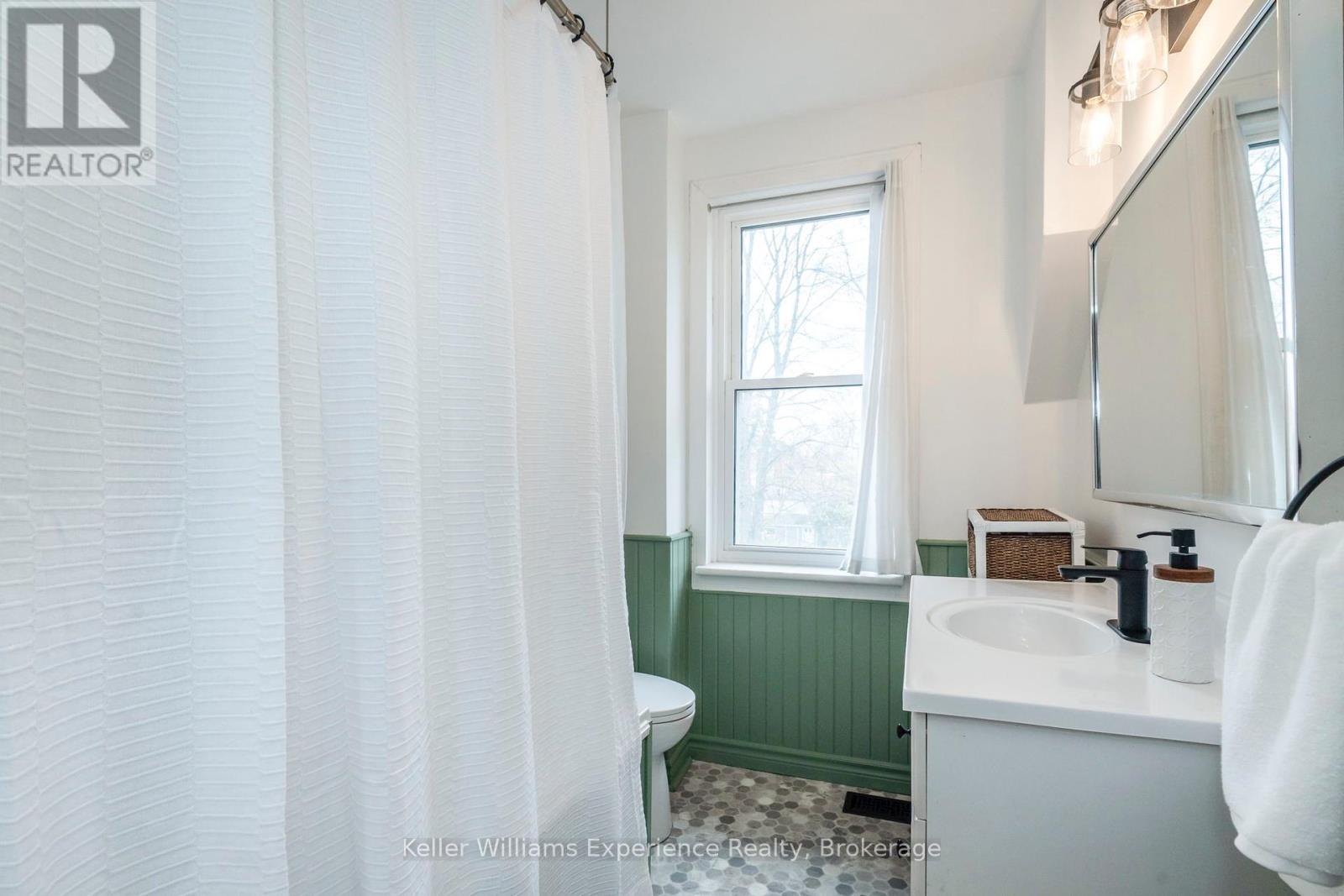 454 Colborne Street, Midland, Ontario  L4R 2K9 - Photo 34 - S12127296