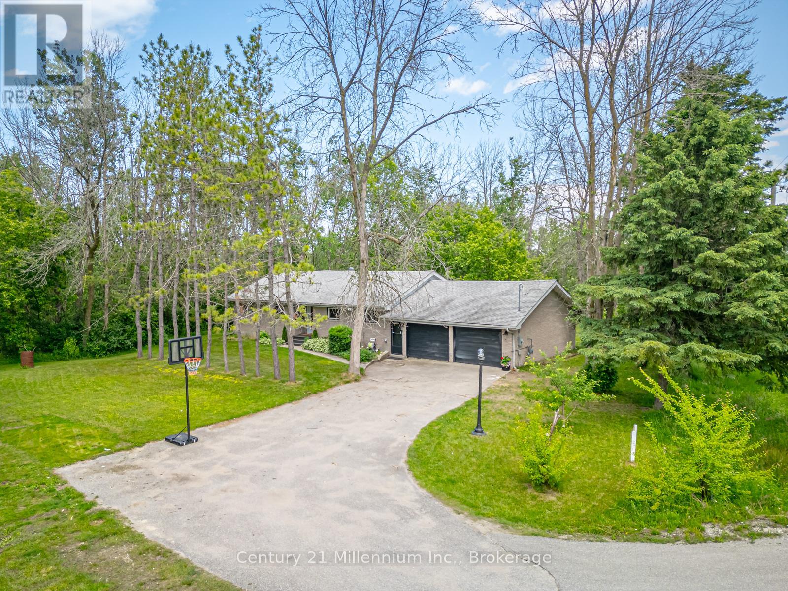6278 Vancise Court, Clearview, Ontario  L9Z 2G5 - Photo 2 - S12127375
