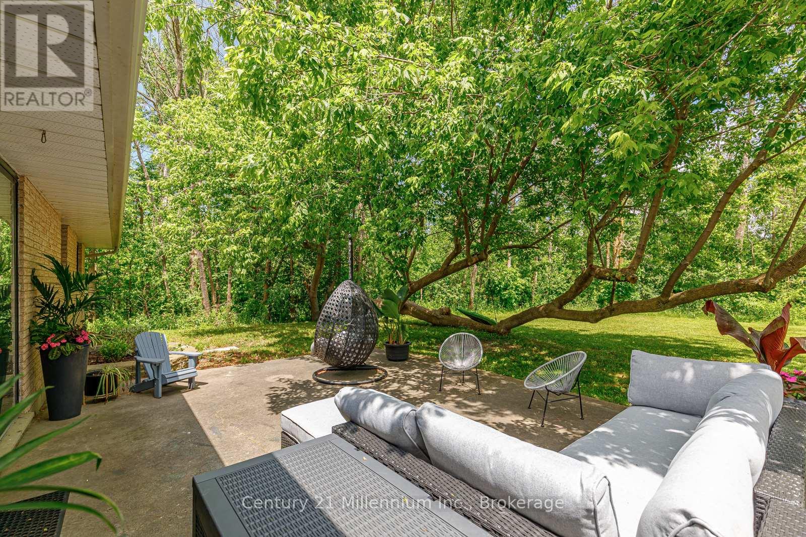 6278 Vancise Court, Clearview, Ontario  L9Z 2G5 - Photo 3 - S12127375