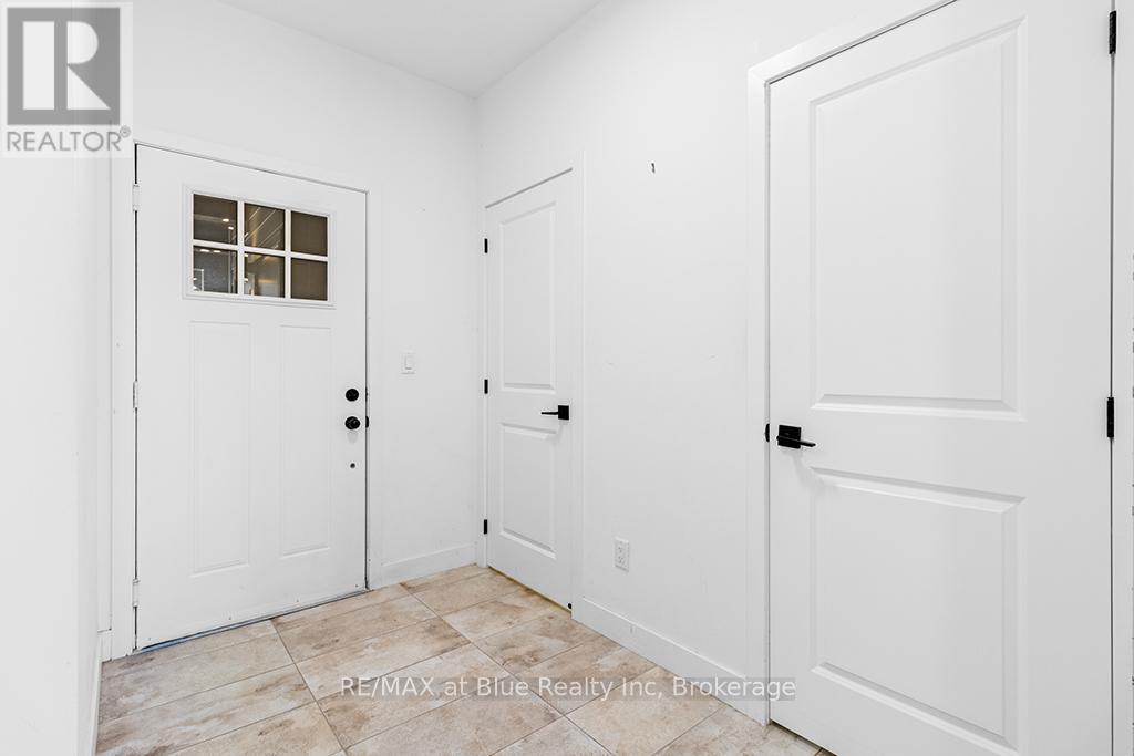 103 - 11 Beausoleil Lane, Blue Mountains, Ontario  L9Y 0H2 - Photo 9 - X12127397