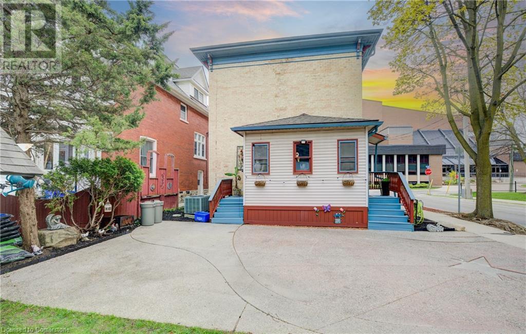 32 Ellen Street E, Kitchener, Ontario  N2H 1L4 - Photo 3 - 40723992