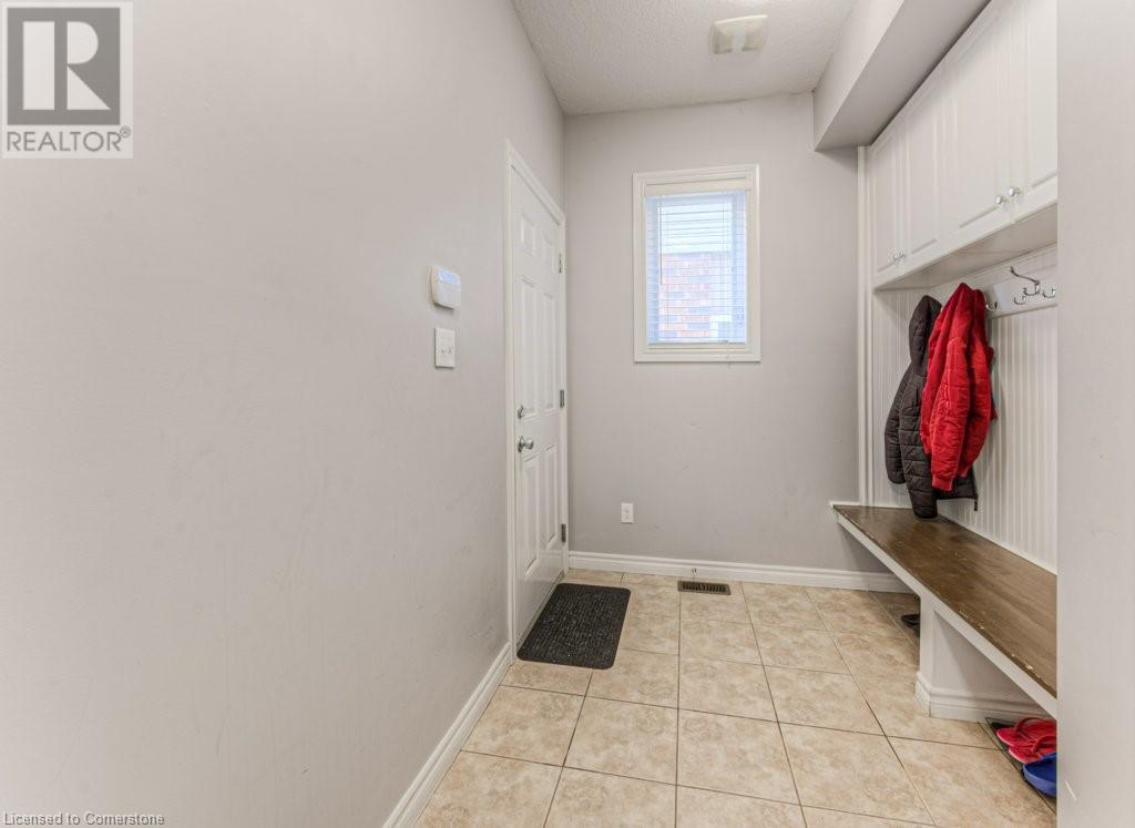 950 Pebblecreek Court, Kitchener, Ontario  N2A 0C5 - Photo 9 - 40725426