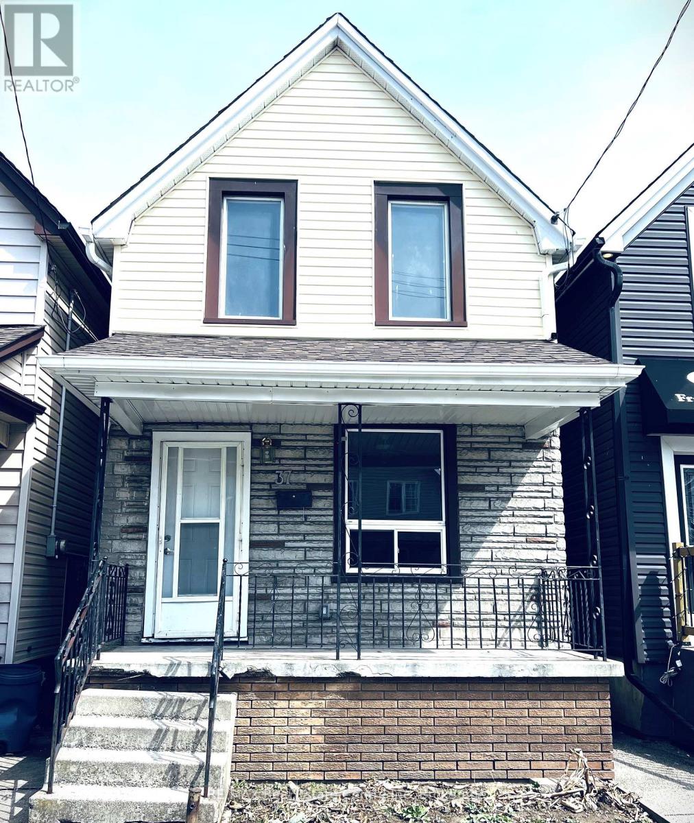 37 Francis Street, Hamilton, Ontario  L8L 3T9 - Photo 8 - X12127703